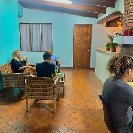 Global House Cr Hostel Backpackers Alajuela Habitacion Compartida 2 Camas Por Habitacion Ngoại thất bức ảnh
