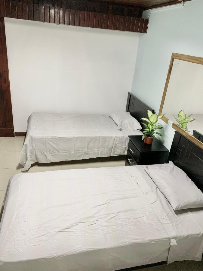 Global House Cr Hostel Backpackers Alajuela Habitacion Compartida 2 Camas Por Habitacion Ngoại thất bức ảnh